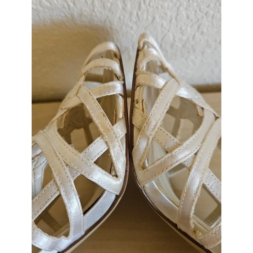 Calvin Klein Womens Cream Satin Strappy Lace Up Stiletto Heels Sandals Size 8M